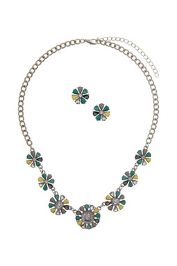 Green flower jewellery multipack.jpg